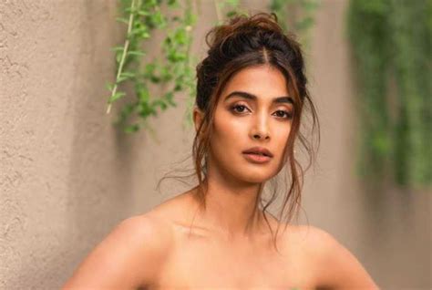 pooja hegade nude|Pooja hegde sex